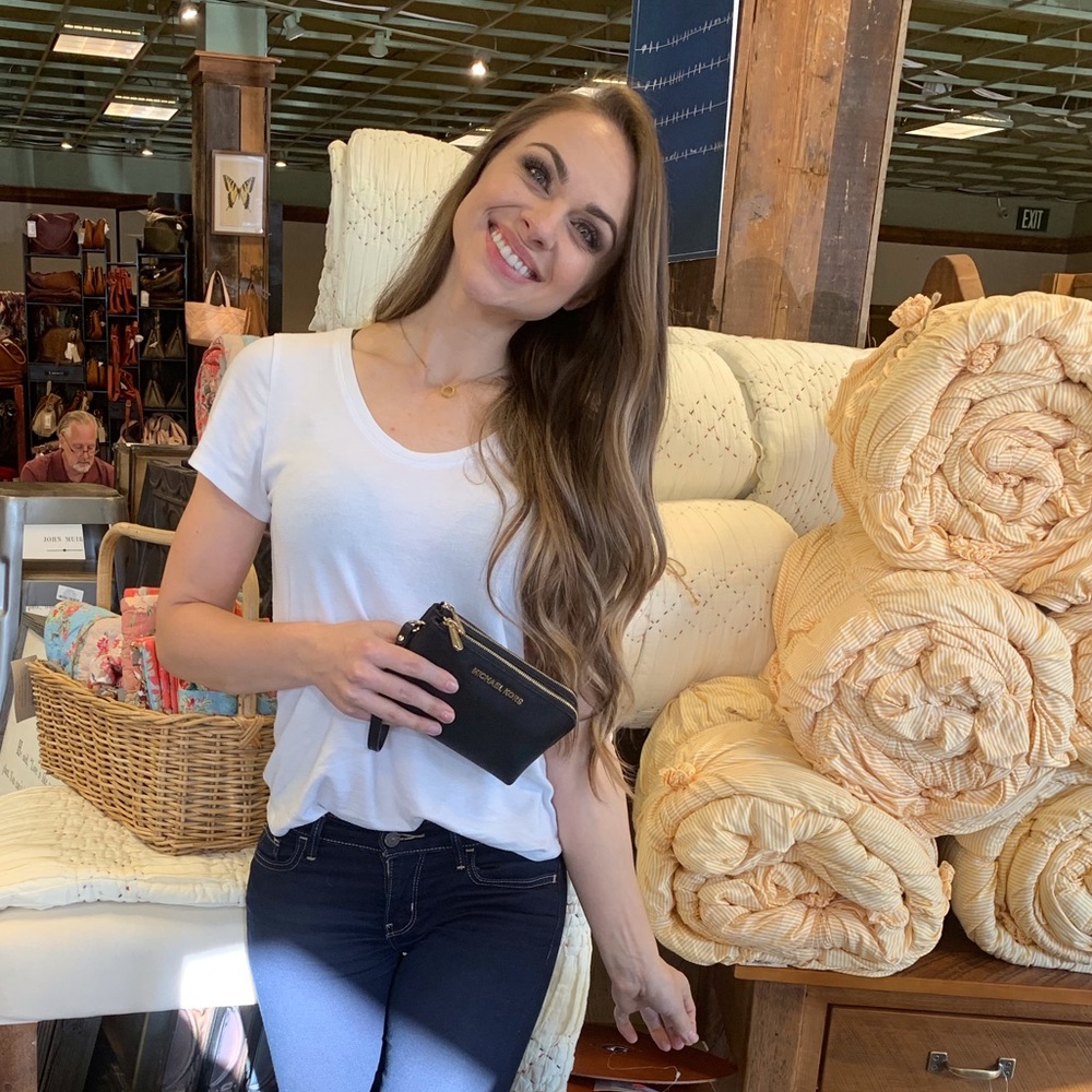 Meet your Posher, Sierra